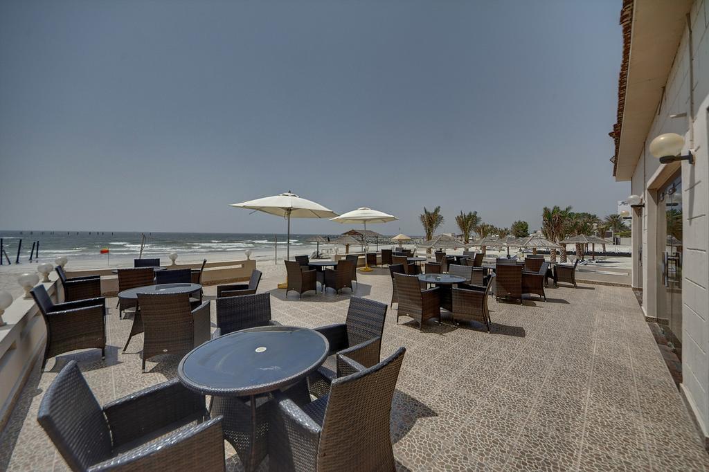 Ajman Beach Hotel Exterior foto